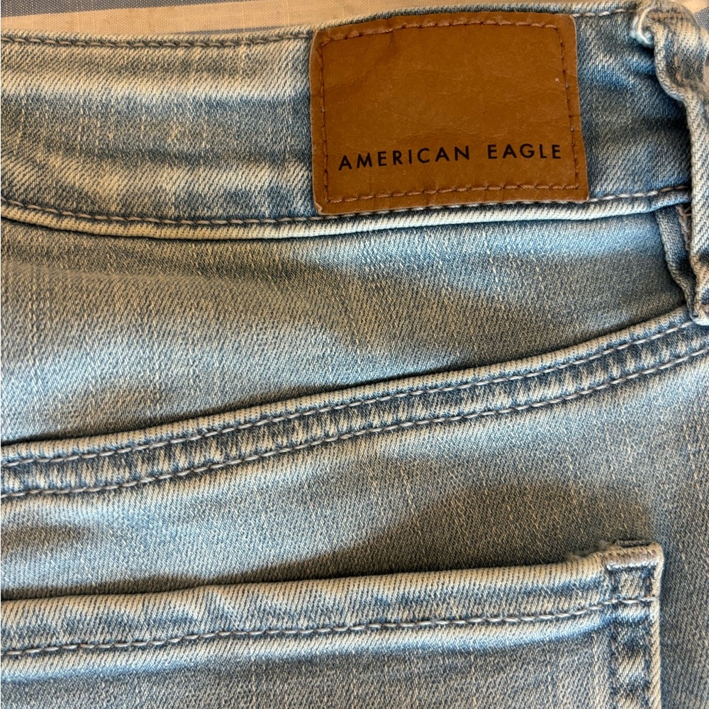 American Eagle Next Level Hi Rise jeans in light wash. Size 10. - Picture 7 of 10